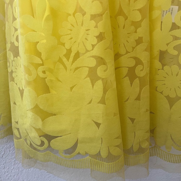 Luxxel | Lace Mesh Maxi Dress | Yellow | Small - Picture 4 of 13